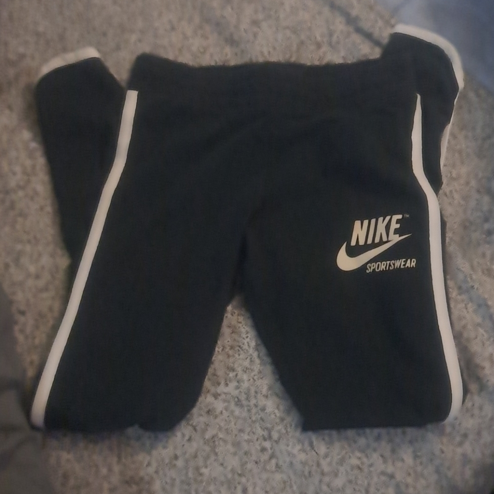 NIKE Joggers - Picture 3 of 5